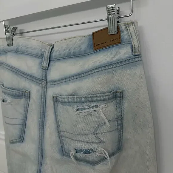 Women’s American Eagle Distressed Mom Jean Size 4 - Picture 7 of 7